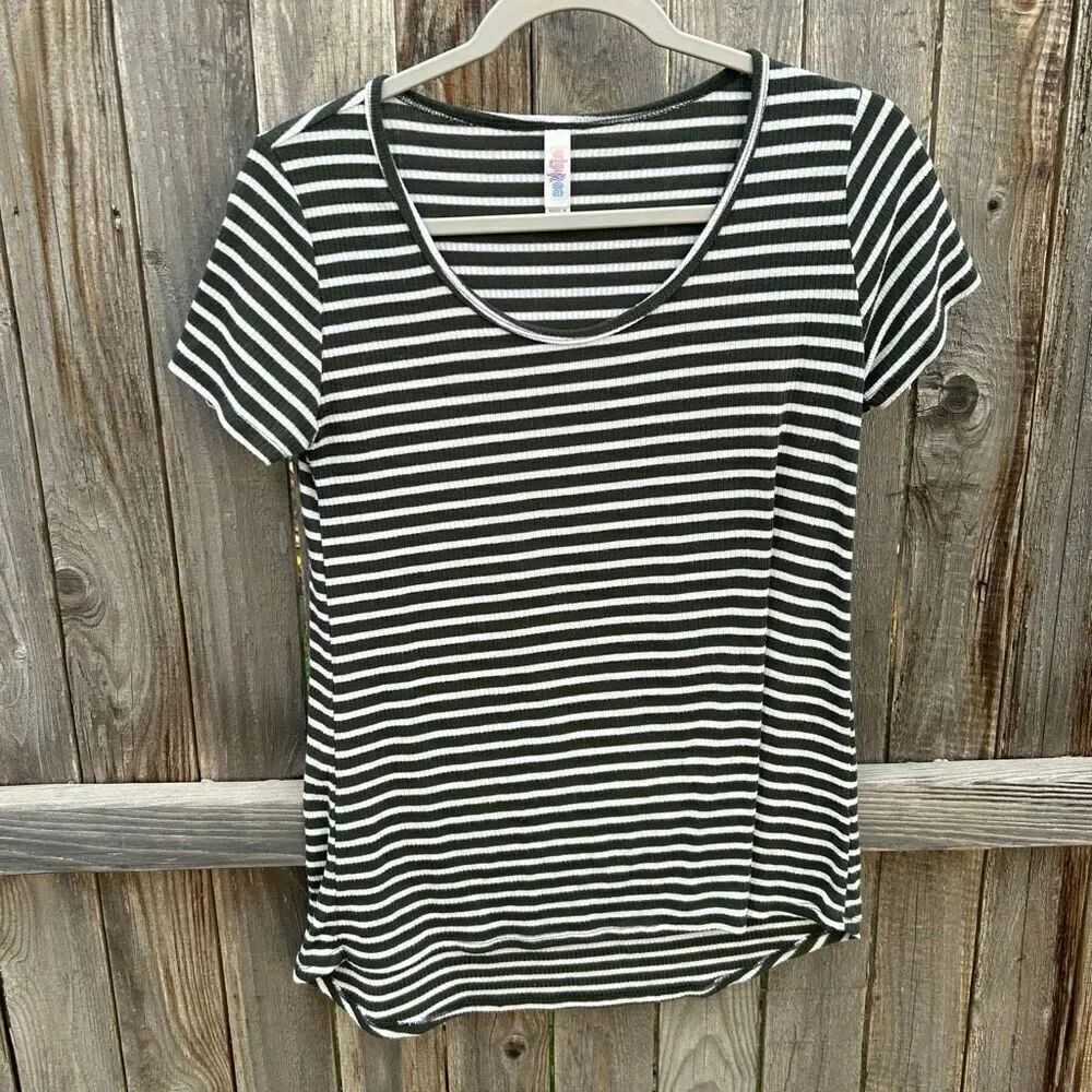 Lularoe tshirt short sleeve size xxs